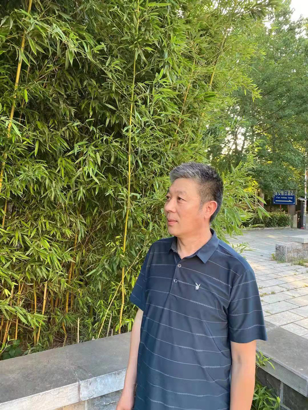 画家书法家张华伦个人艺术简介,张华伦画家简介,张华伦作品价格,张华伦个人简介,张华伦艺术作品,书法家张华伦简介,画家张华伦简介