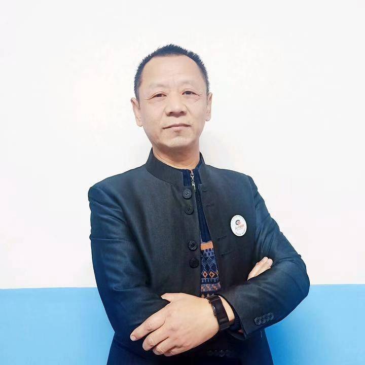 画家书法家余青松个人艺术简介,余青松画家简介,余青松作品价格,余青松个人简介,余青松艺术作品,书法家余青松简介,画家余青松简介