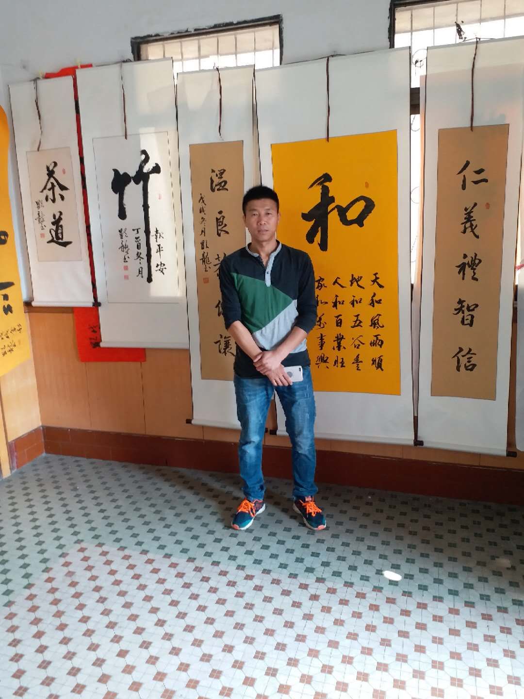 画家书法家王显龙个人艺术简介,王显龙画家简介,王显龙作品价格,王显龙个人简介,王显龙艺术作品,书法家王显龙简介,画家王显龙简介