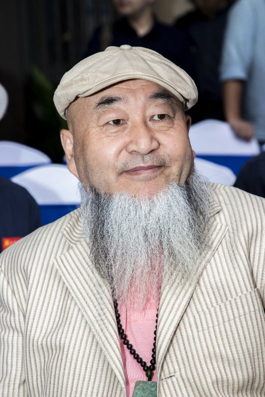 画家书法家黄若愚个人艺术简介,黄若愚画家简介,黄若愚作品价格,黄若愚个人简介,黄若愚艺术作品,书法家黄若愚简介,画家黄若愚简介