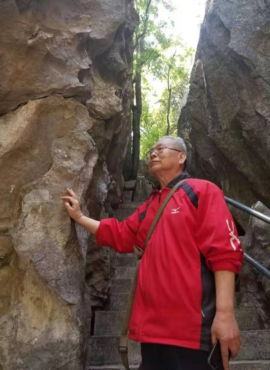 画家书法家伊和君个人艺术简介,伊和君画家简介,伊和君作品价格,伊和君个人简介,伊和君艺术作品,书法家伊和君简介,画家伊和君简介
