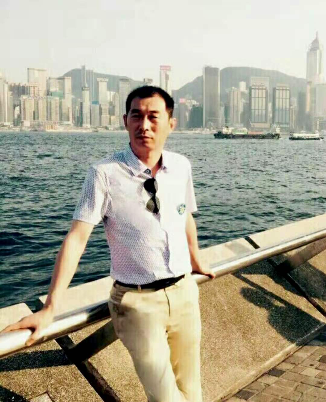 画家书法家庄伟个人艺术简介,庄伟画家简介,庄伟作品价格,庄伟个人简介,庄伟艺术作品,书法家庄伟简介,画家庄伟简介
