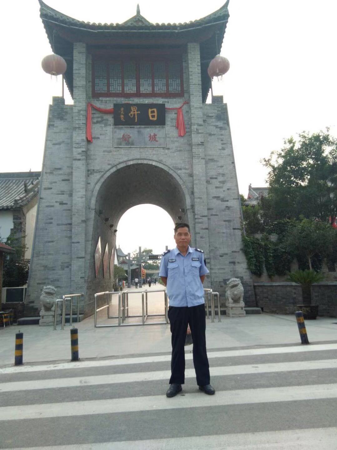 画家书法家李克让个人艺术简介,李克让画家简介,李克让作品价格,李克让个人简介,李克让艺术作品,书法家李克让简介,画家李克让简介