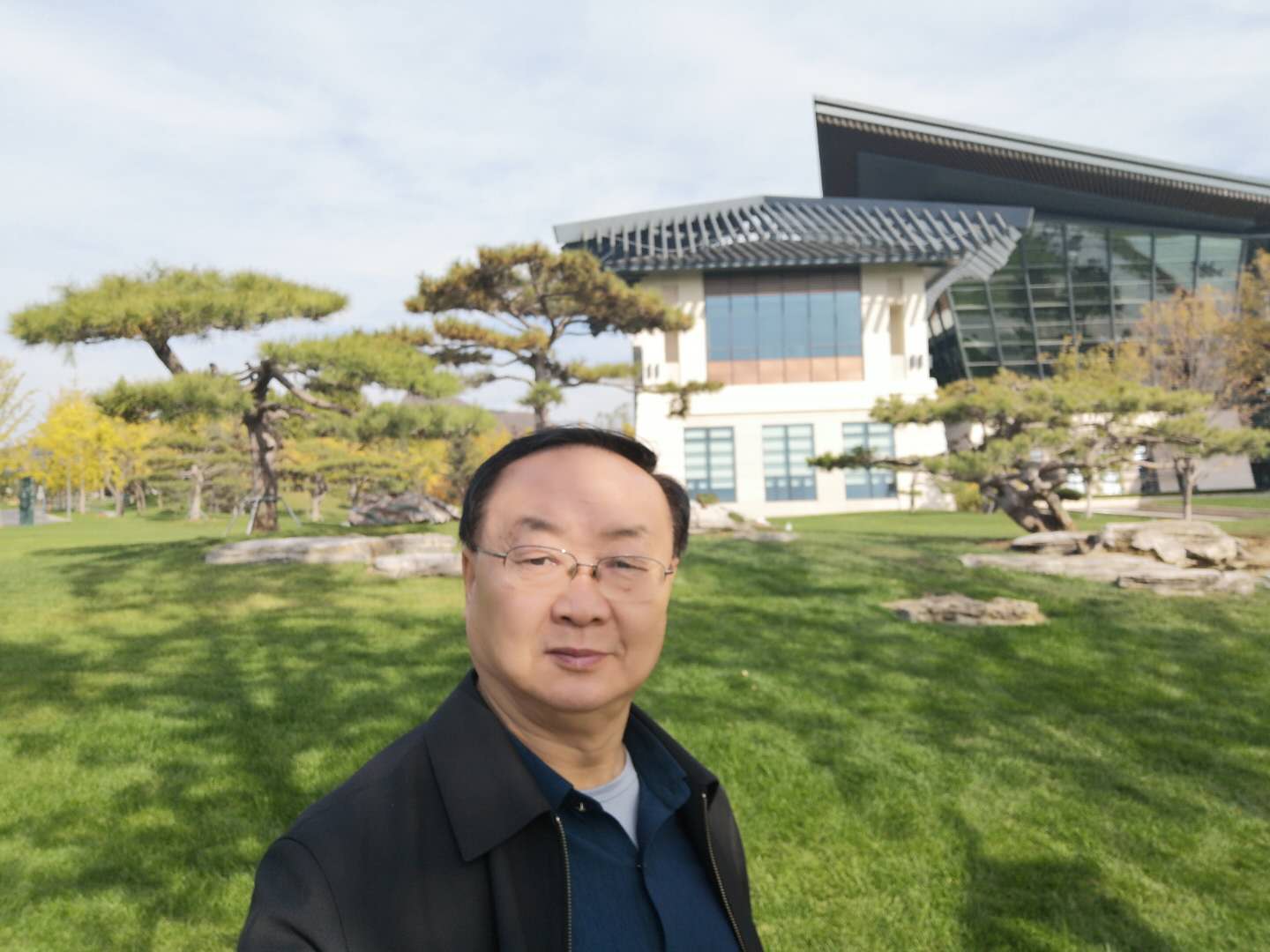 画家书法家张志毅个人艺术简介,张志毅画家简介,张志毅作品价格,张志毅个人简介,张志毅艺术作品,书法家张志毅简介,画家张志毅简介