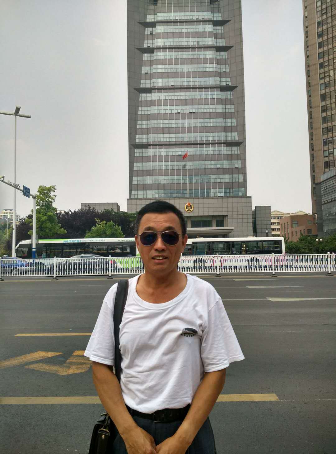画家书法家曲秀斌个人艺术简介,曲秀斌画家简介,曲秀斌作品价格,曲秀斌个人简介,曲秀斌艺术作品,书法家曲秀斌简介,画家曲秀斌简介