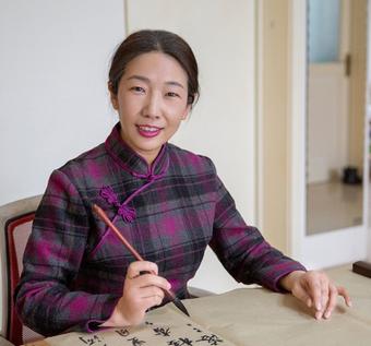 画家书法家王春艳个人艺术简介,王春艳画家简介,王春艳作品价格,王春艳个人简介,王春艳艺术作品,书法家王春艳简介,画家王春艳简介