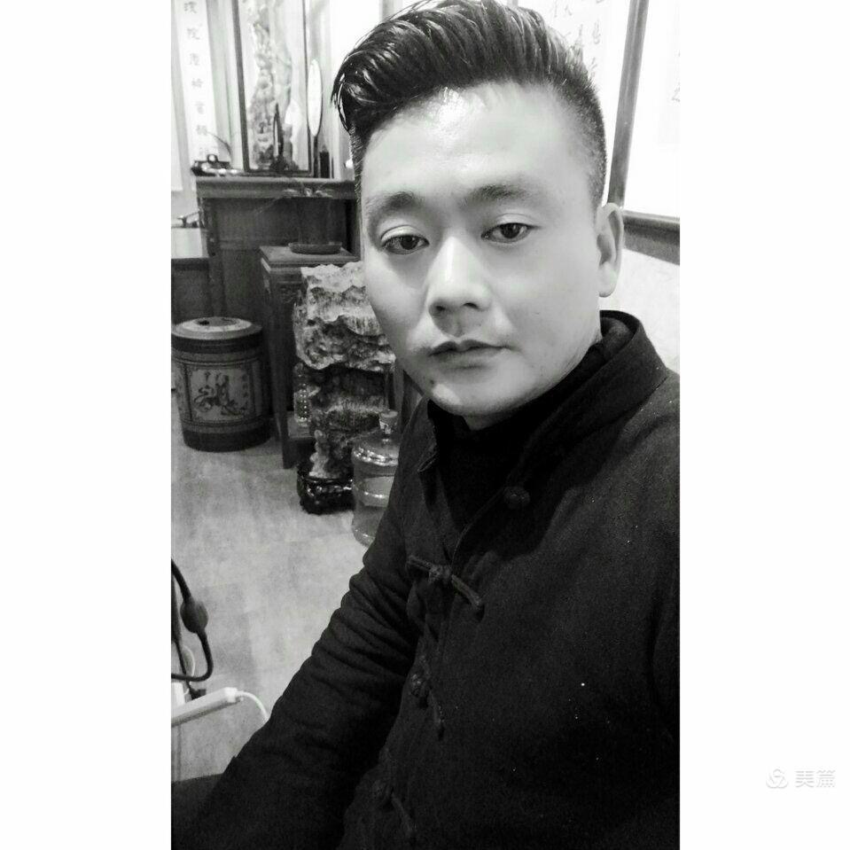 画家书法家刘东个人艺术简介,刘东画家简介,刘东作品价格,刘东个人简介,刘东艺术作品,书法家刘东简介,画家刘东简介