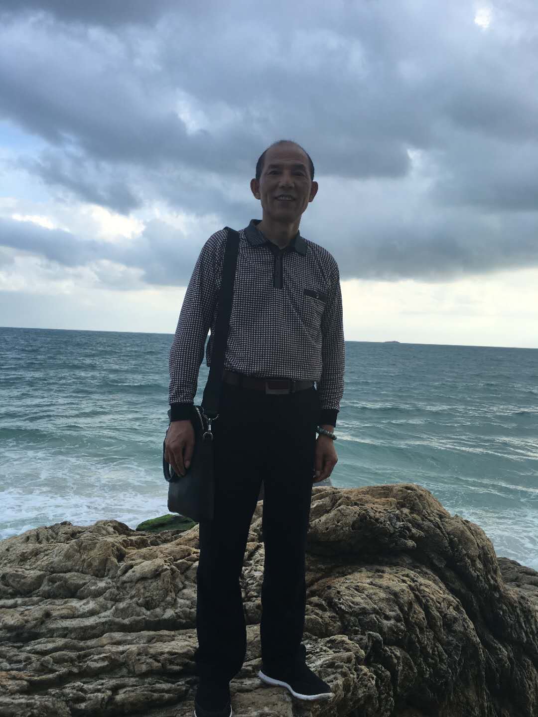 画家书法家黄曼平个人艺术简介,黄曼平画家简介,黄曼平作品价格,黄曼平个人简介,黄曼平艺术作品,书法家黄曼平简介,画家黄曼平简介