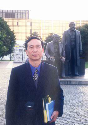 画家书法家朱明德个人艺术简介,朱明德画家简介,朱明德作品价格,朱明德个人简介,朱明德艺术作品,书法家朱明德简介,画家朱明德简介