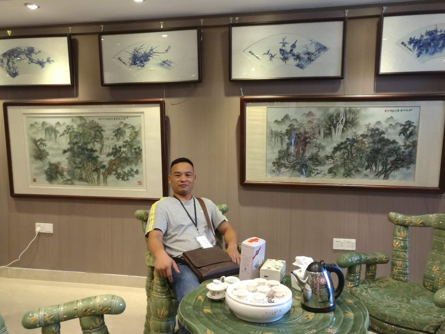 画家书法家甘理明个人艺术简介,甘理明画家简介,甘理明作品价格,甘理明个人简介,甘理明艺术作品,书法家甘理明简介,画家甘理明简介