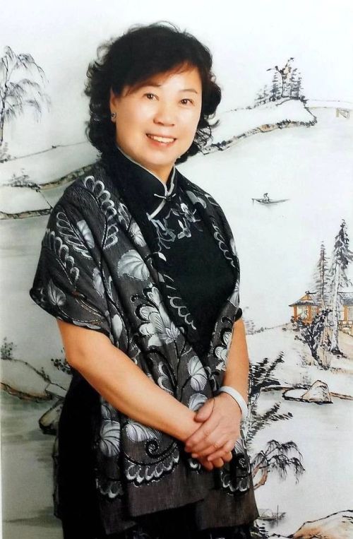 画家书法家于振莲个人艺术简介,于振莲画家简介,于振莲作品价格,于振莲个人简介,于振莲艺术作品,书法家于振莲简介,画家于振莲简介