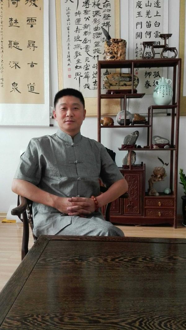 画家书法家王德成个人艺术简介,王德成画家简介,王德成作品价格,王德成个人简介,王德成艺术作品,书法家王德成简介,画家王德成简介