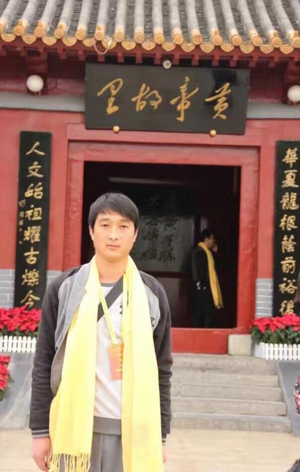 画家书法家轩辕威个人艺术简介,轩辕威画家简介,轩辕威作品价格,轩辕威个人简介,轩辕威艺术作品,书法家轩辕威简介,画家轩辕威简介
