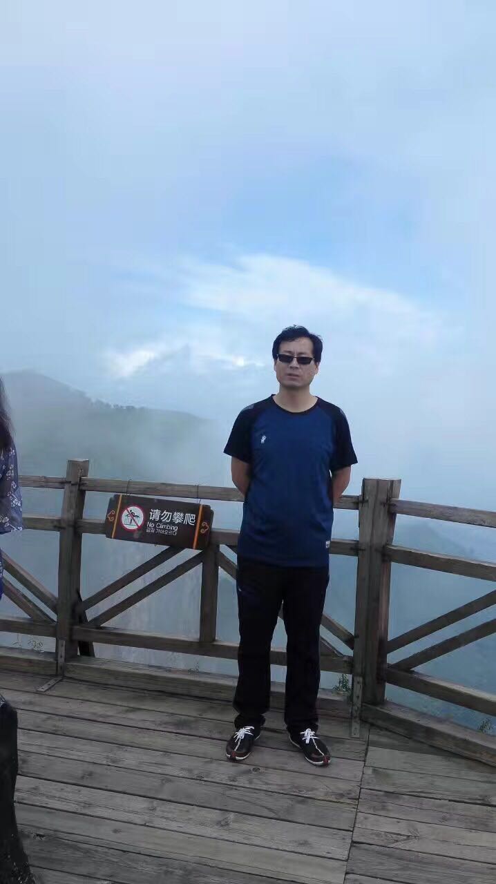 画家书法家一飞个人艺术简介,一飞画家简介,一飞作品价格,一飞个人简介,一飞艺术作品,书法家一飞简介,画家一飞简介