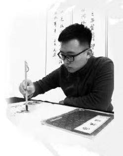 画家书法家许文梁个人艺术简介,许文梁画家简介,许文梁作品价格,许文梁个人简介,许文梁艺术作品,书法家许文梁简介,画家许文梁简介