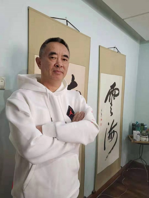 画家书法家王迈个人艺术简介,王迈画家简介,王迈作品价格,王迈个人简介,王迈艺术作品,书法家王迈简介,画家王迈简介