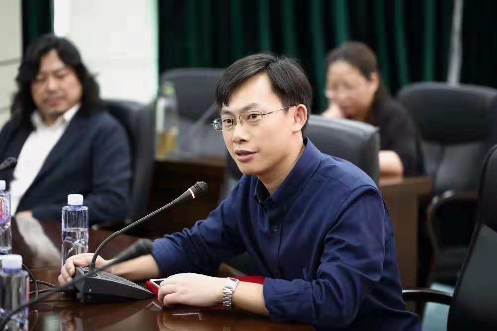 画家书法家黄亮个人艺术简介,黄亮画家简介,黄亮作品价格,黄亮个人简介,黄亮艺术作品,书法家黄亮简介,画家黄亮简介