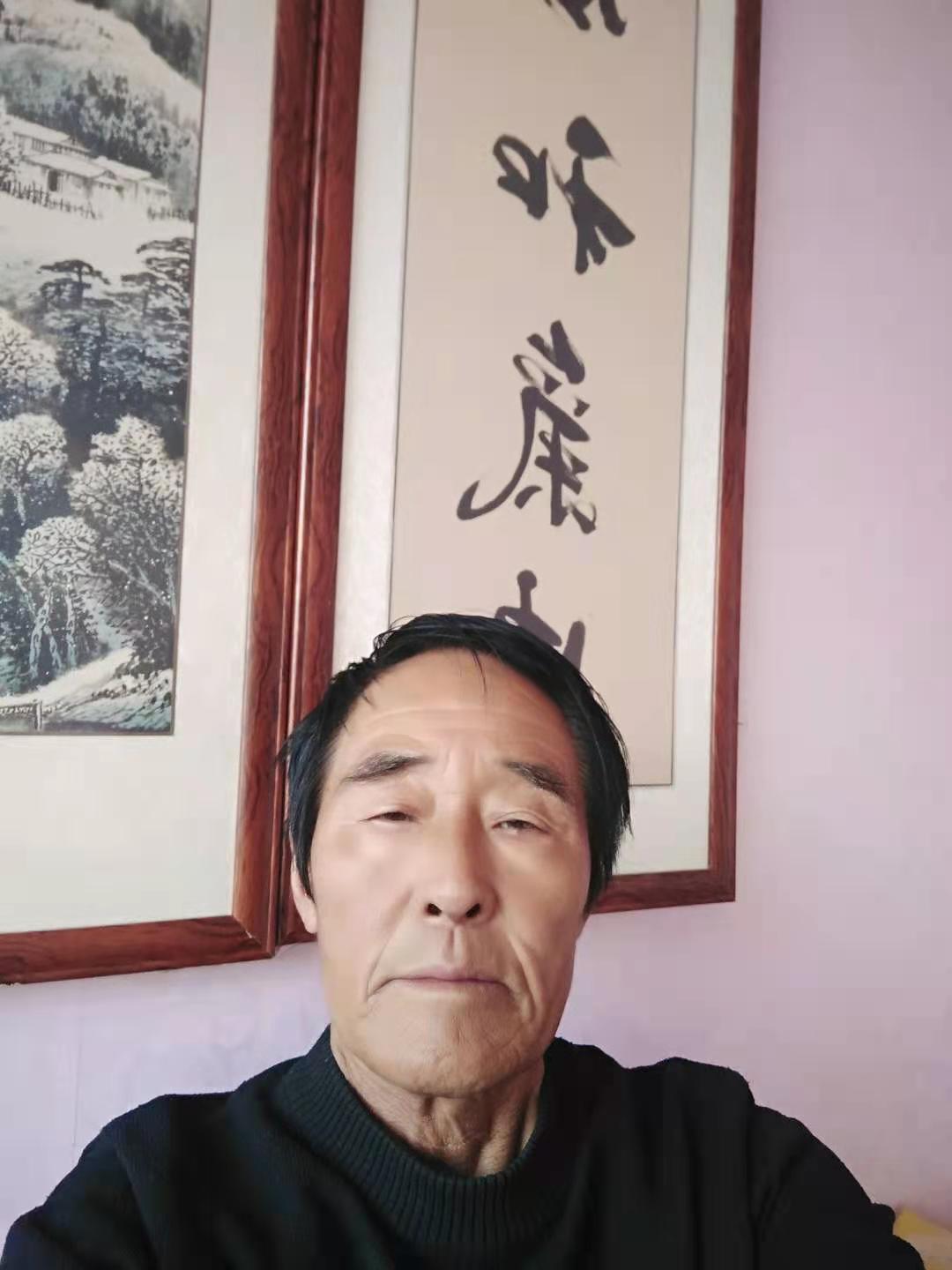 画家书法家张首德个人艺术简介,张首德画家简介,张首德作品价格,张首德个人简介,张首德艺术作品,书法家张首德简介,画家张首德简介