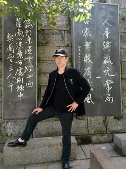 画家书法家刘新华个人艺术简介,刘新华画家简介,刘新华作品价格,刘新华个人简介,刘新华艺术作品,书法家刘新华简介,画家刘新华简介