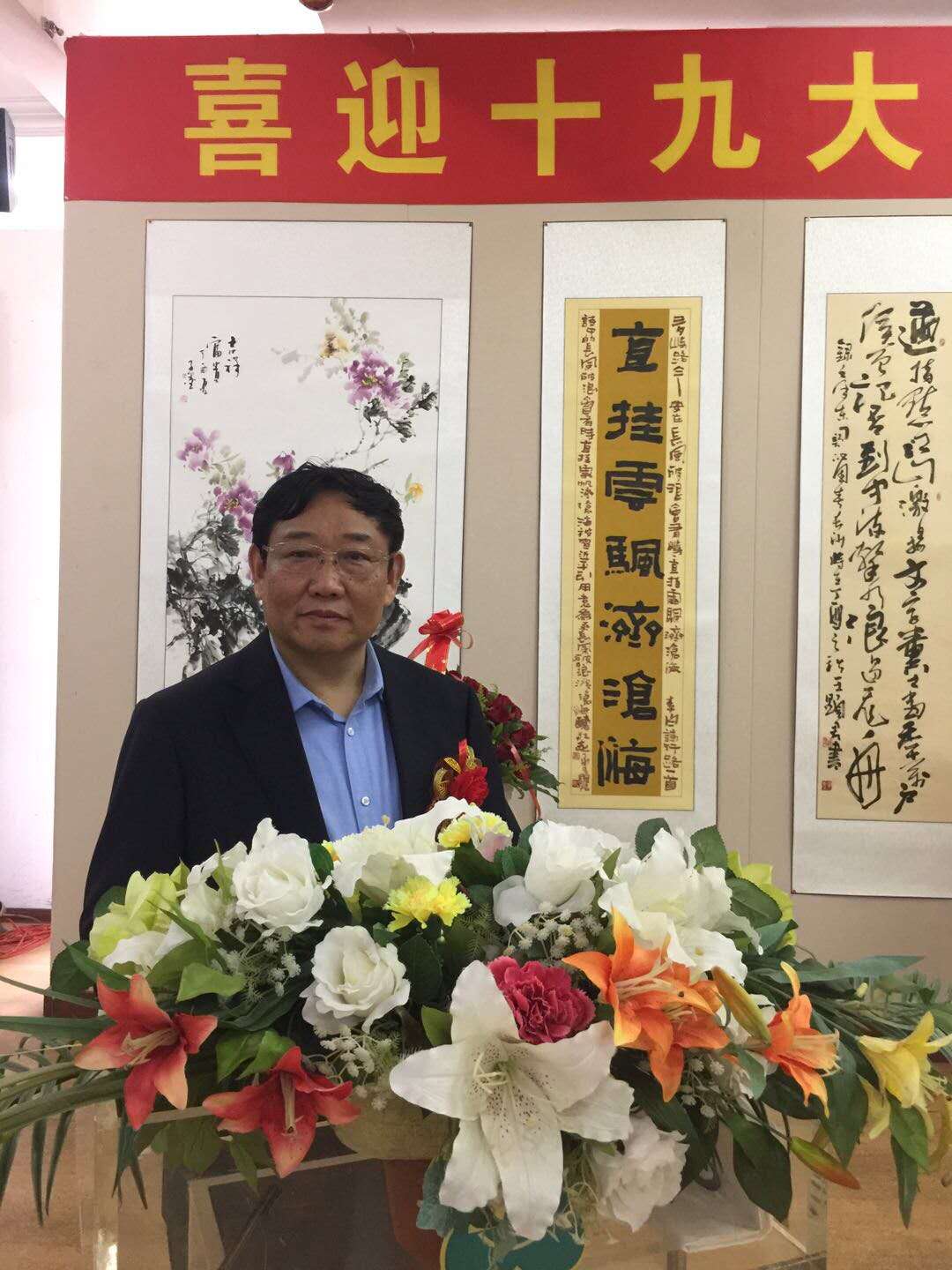 画家书法家王显君个人艺术简介,王显君画家简介,王显君作品价格,王显君个人简介,王显君艺术作品,书法家王显君简介,画家王显君简介