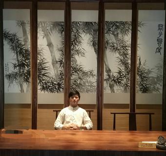 画家书法家覃海州个人艺术简介,覃海州画家简介,覃海州作品价格,覃海州个人简介,覃海州艺术作品,书法家覃海州简介,画家覃海州简介