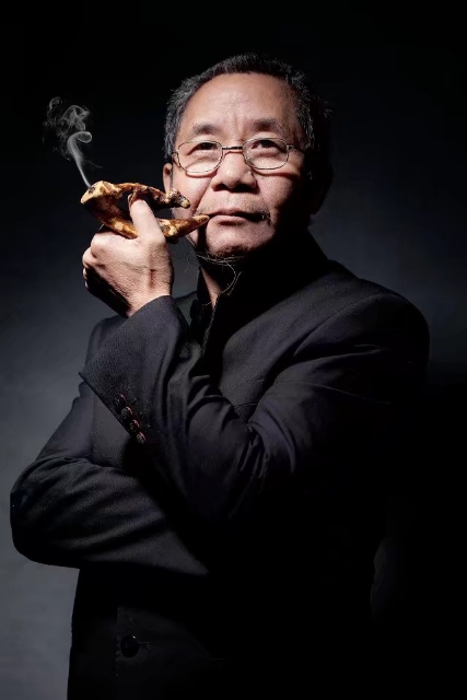 画家书法家何珍泉个人艺术简介,何珍泉画家简介,何珍泉作品价格,何珍泉个人简介,何珍泉艺术作品,书法家何珍泉简介,画家何珍泉简介