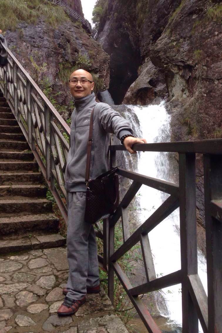 画家书法家谭延安个人艺术简介,谭延安画家简介,谭延安作品价格,谭延安个人简介,谭延安艺术作品,书法家谭延安简介,画家谭延安简介