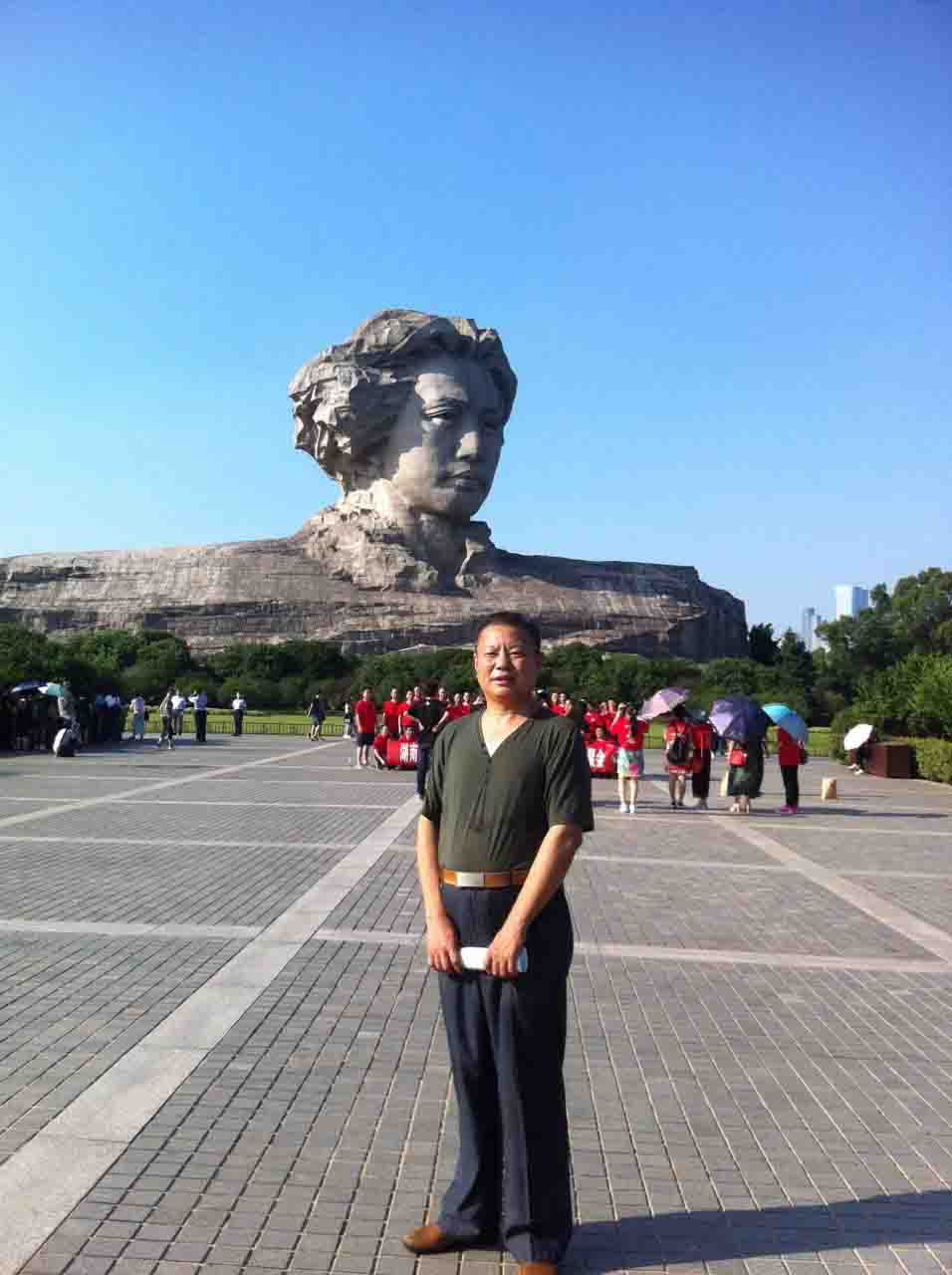 画家书法家陈振友个人艺术简介,陈振友画家简介,陈振友作品价格,陈振友个人简介,陈振友艺术作品,书法家陈振友简介,画家陈振友简介