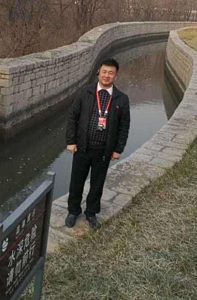 画家书法家熊秀峰个人艺术简介,熊秀峰画家简介,熊秀峰作品价格,熊秀峰个人简介,熊秀峰艺术作品,书法家熊秀峰简介,画家熊秀峰简介