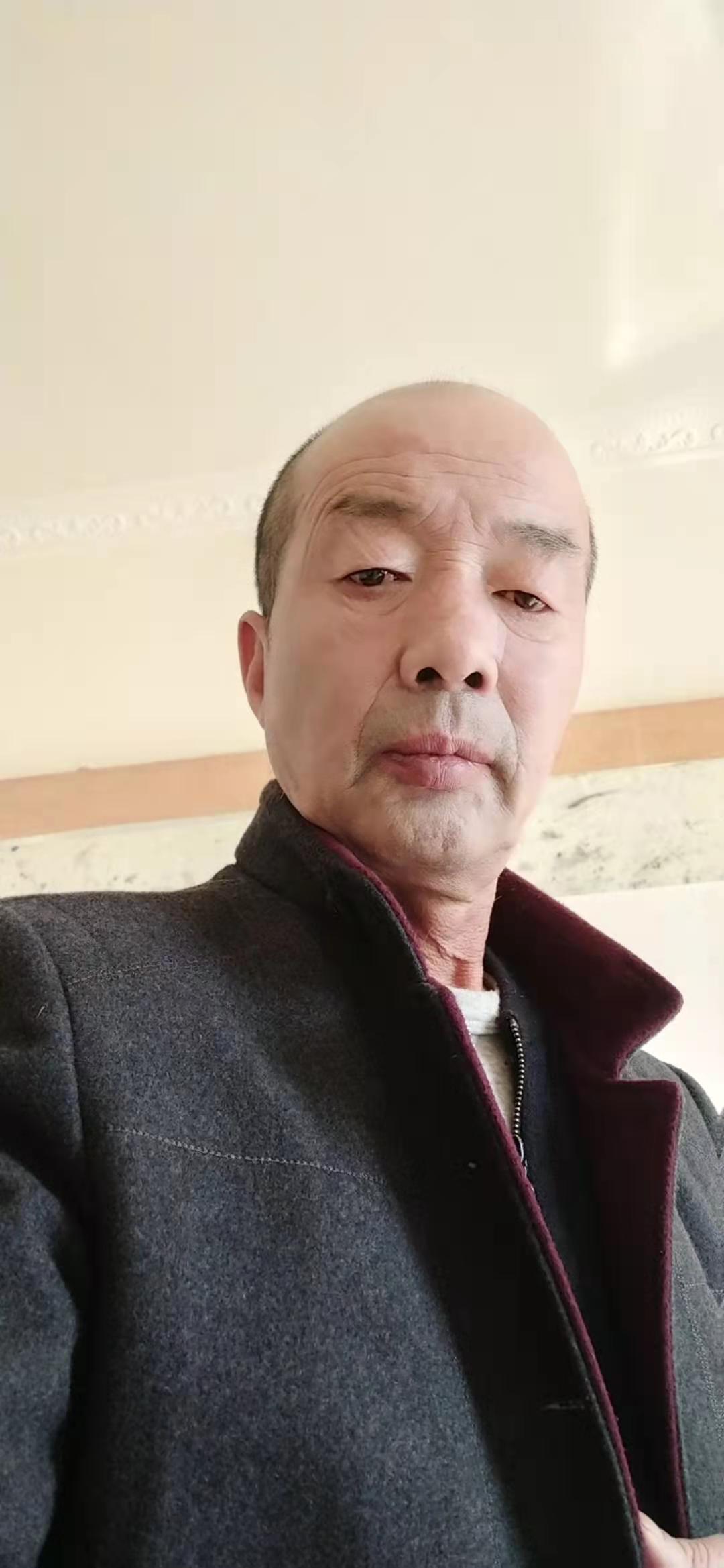 画家书法家李成个人艺术简介,李成画家简介,李成作品价格,李成个人简介,李成艺术作品,书法家李成简介,画家李成简介
