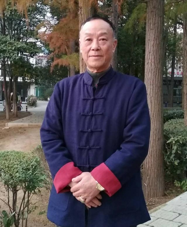 画家书法家艾良啟（艾五一）个人艺术简介,艾良啟（艾五一）画家简介,艾良啟（艾五一）作品价格,艾良啟（艾五一）个人简介,艾良啟（艾五一）艺术作品,书法家艾良啟（艾五一）简介,画家艾良啟（艾五一）简介