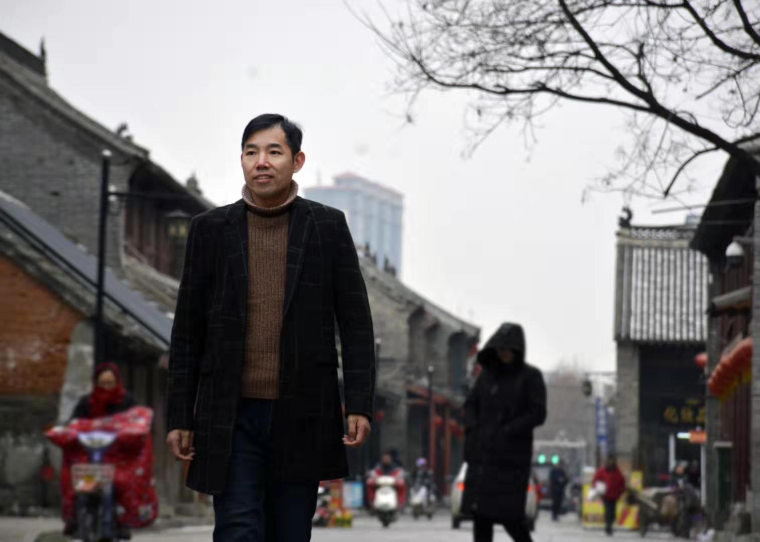 画家书法家王育潮个人艺术简介,王育潮画家简介,王育潮作品价格,王育潮个人简介,王育潮艺术作品,书法家王育潮简介,画家王育潮简介