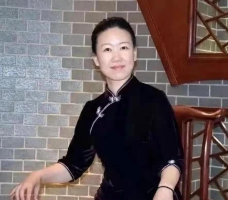 画家书法家洁雅个人艺术简介,洁雅画家简介,洁雅作品价格,洁雅个人简介,洁雅艺术作品,书法家洁雅简介,画家洁雅简介
