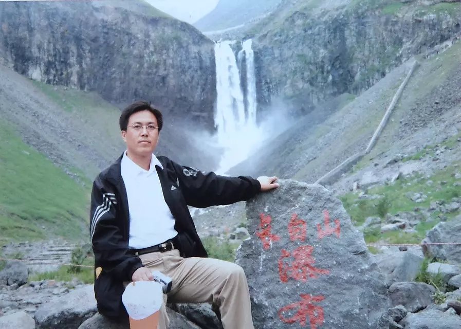 画家书法家李伟个人艺术简介,李伟画家简介,李伟作品价格,李伟个人简介,李伟艺术作品,书法家李伟简介,画家李伟简介