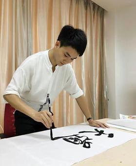 画家书法家谭桂华个人艺术简介,谭桂华画家简介,谭桂华作品价格,谭桂华个人简介,谭桂华艺术作品,书法家谭桂华简介,画家谭桂华简介