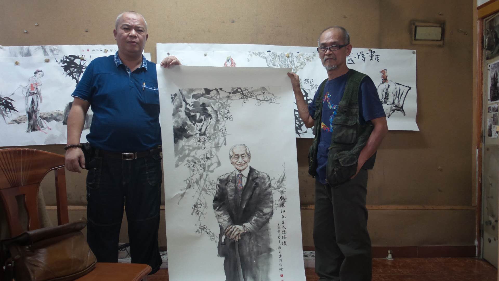 画家书法家杨仑个人艺术简介,杨仑画家简介,杨仑作品价格,杨仑个人简介,杨仑艺术作品,书法家杨仑简介,画家杨仑简介