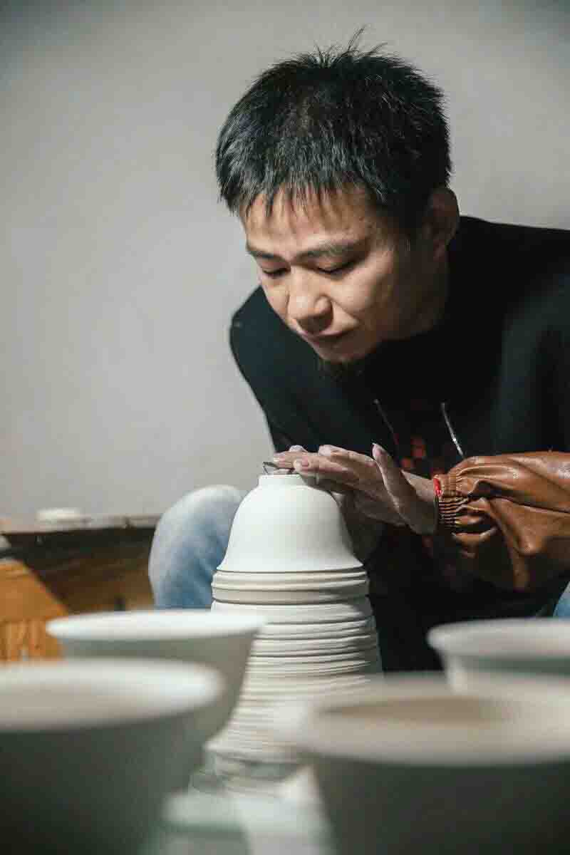 画家书法家余少武个人艺术简介,余少武画家简介,余少武作品价格,余少武个人简介,余少武艺术作品,书法家余少武简介,画家余少武简介