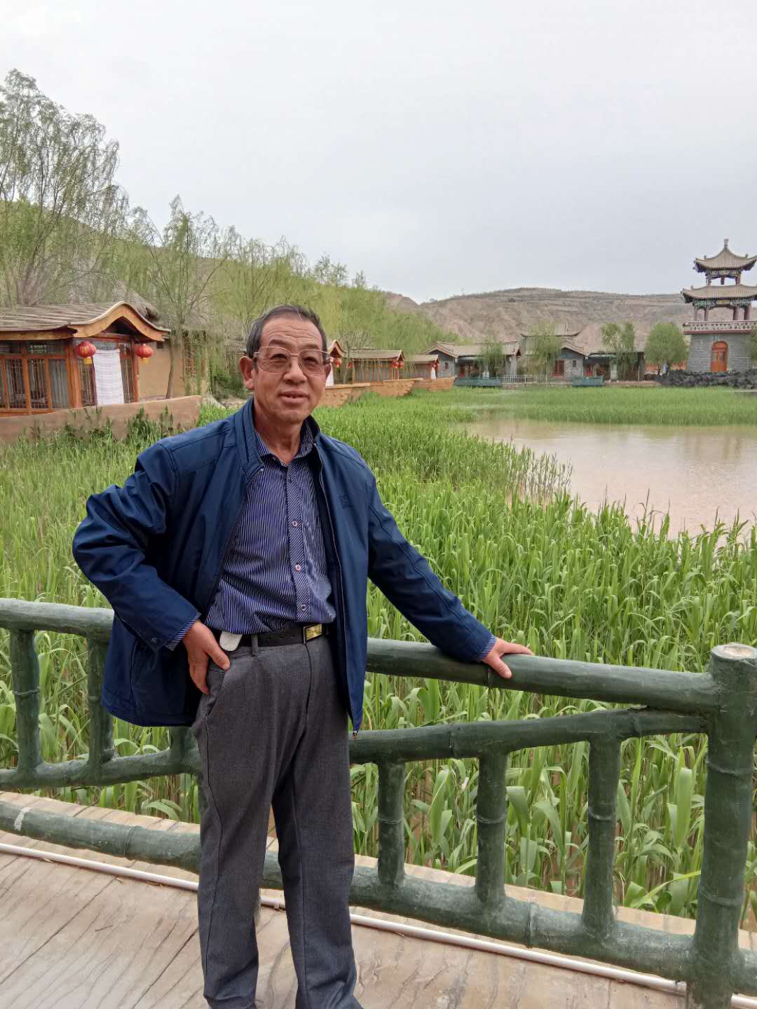 画家书法家李宏个人艺术简介,李宏画家简介,李宏作品价格,李宏个人简介,李宏艺术作品,书法家李宏简介,画家李宏简介