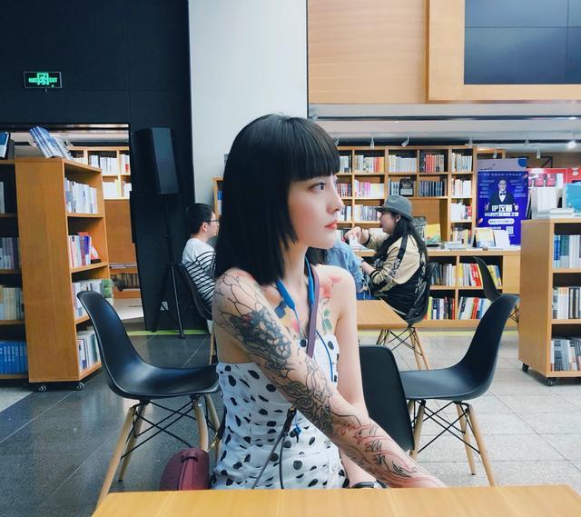 画家书法家龚滔个人艺术简介,龚滔画家简介,龚滔作品价格,龚滔个人简介,龚滔艺术作品,书法家龚滔简介,画家龚滔简介