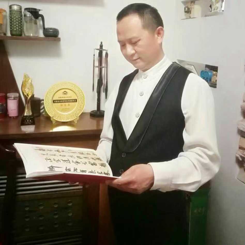 画家书法家侯召利个人艺术简介,侯召利画家简介,侯召利作品价格,侯召利个人简介,侯召利艺术作品,书法家侯召利简介,画家侯召利简介