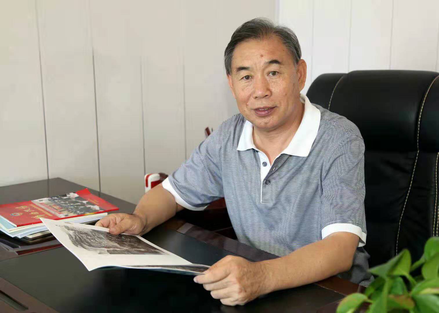 画家书法家杜成元个人艺术简介,杜成元画家简介,杜成元作品价格,杜成元个人简介,杜成元艺术作品,书法家杜成元简介,画家杜成元简介