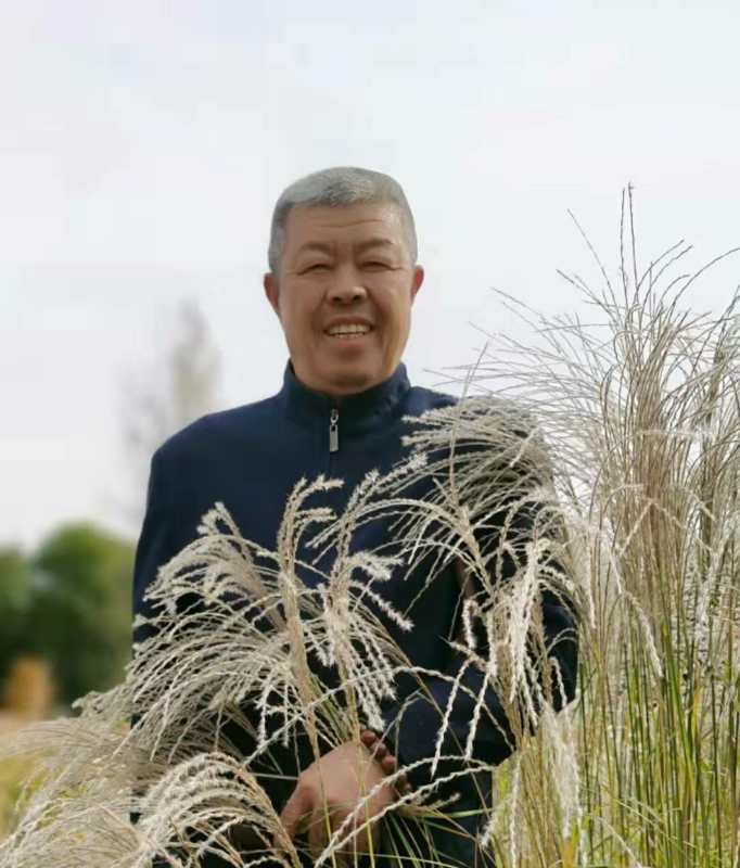 画家书法家郭德个人艺术简介,郭德画家简介,郭德作品价格,郭德个人简介,郭德艺术作品,书法家郭德简介,画家郭德简介
