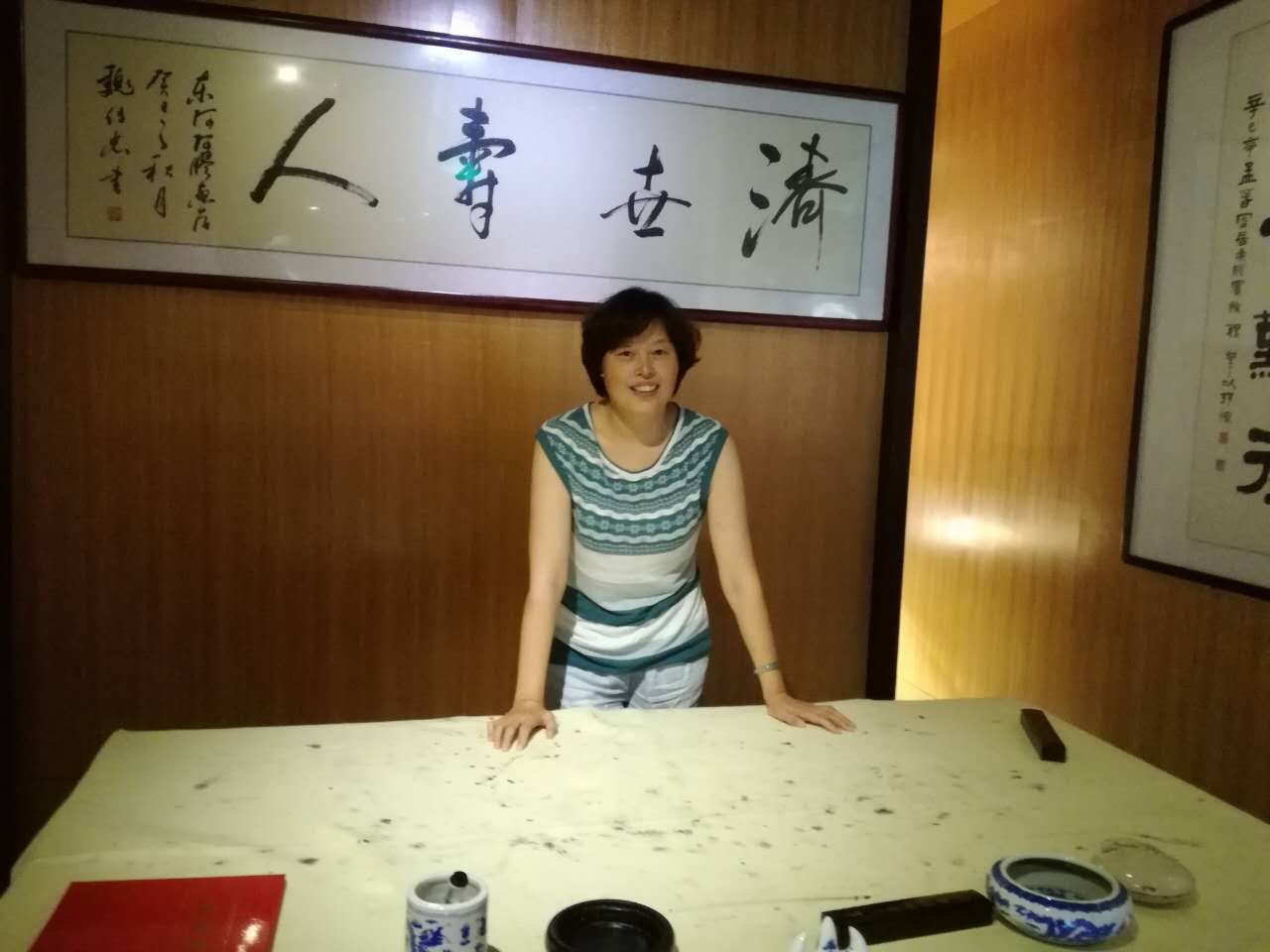 画家书法家王咏梅个人艺术简介,王咏梅画家简介,王咏梅作品价格,王咏梅个人简介,王咏梅艺术作品,书法家王咏梅简介,画家王咏梅简介
