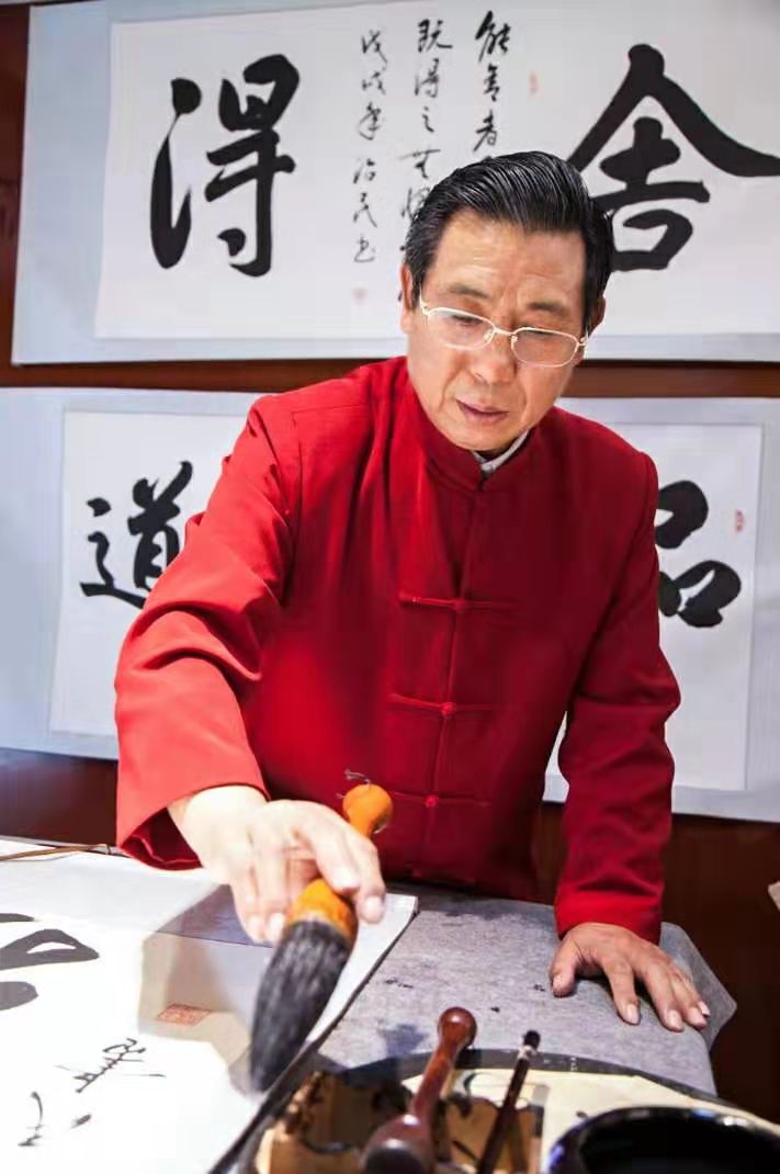 画家书法家郭治民个人艺术简介,郭治民画家简介,郭治民作品价格,郭治民个人简介,郭治民艺术作品,书法家郭治民简介,画家郭治民简介