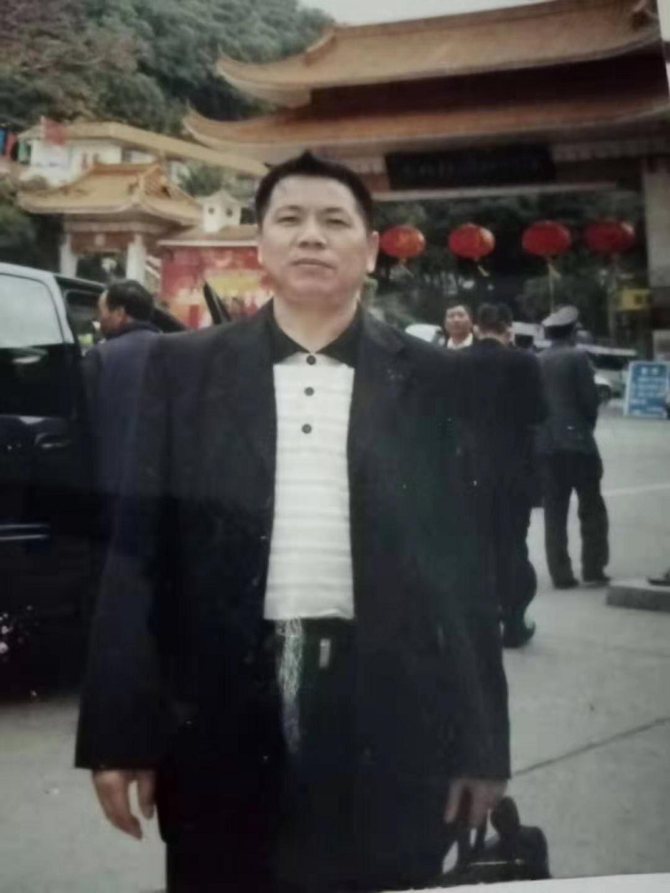 画家书法家李艺峰个人艺术简介,李艺峰画家简介,李艺峰作品价格,李艺峰个人简介,李艺峰艺术作品,书法家李艺峰简介,画家李艺峰简介