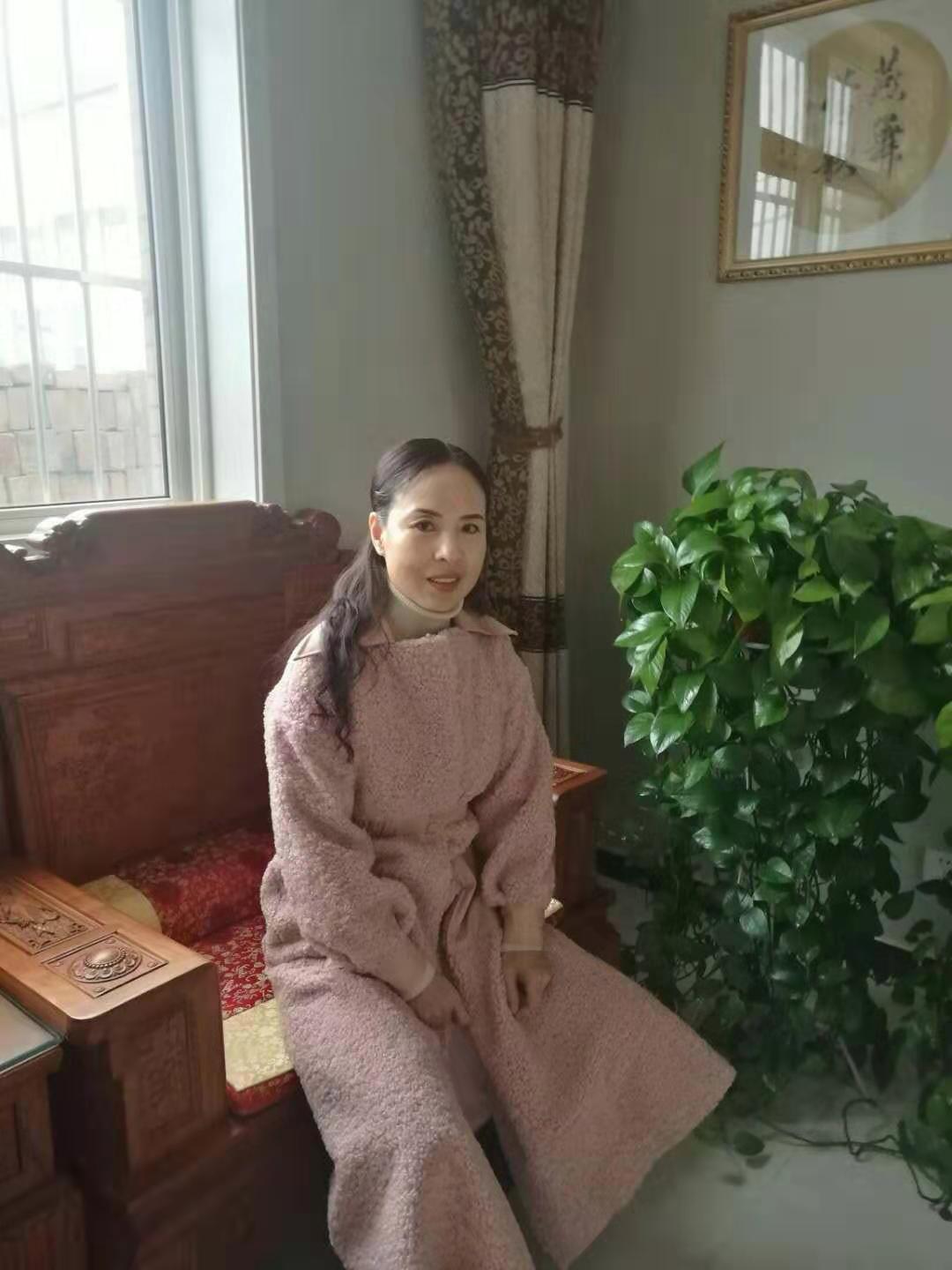 画家书法家刘丽萍个人艺术简介,刘丽萍画家简介,刘丽萍作品价格,刘丽萍个人简介,刘丽萍艺术作品,书法家刘丽萍简介,画家刘丽萍简介
