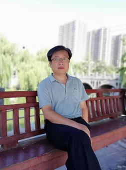 画家书法家张爱国个人艺术简介,张爱国画家简介,张爱国作品价格,张爱国个人简介,张爱国艺术作品,书法家张爱国简介,画家张爱国简介