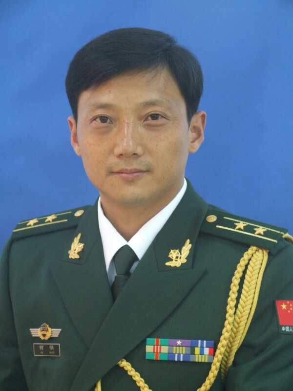 画家书法家何明个人艺术简介,何明画家简介,何明作品价格,何明个人简介,何明艺术作品,书法家何明简介,画家何明简介