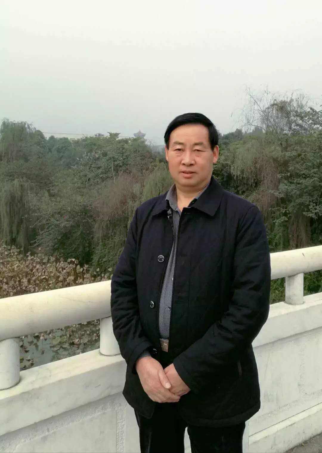 画家书法家李乾个人艺术简介,李乾画家简介,李乾作品价格,李乾个人简介,李乾艺术作品,书法家李乾简介,画家李乾简介