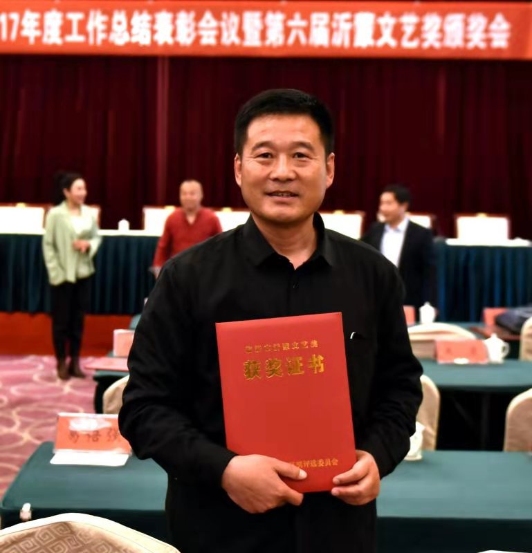 画家书法家房德华个人艺术简介,房德华画家简介,房德华作品价格,房德华个人简介,房德华艺术作品,书法家房德华简介,画家房德华简介